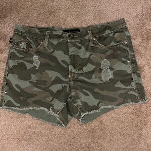 Ladies Rock & Republic Camo Shorts